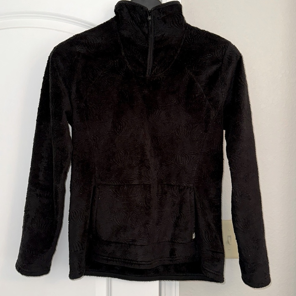 Women’s black 1/4 zip North Face pullover